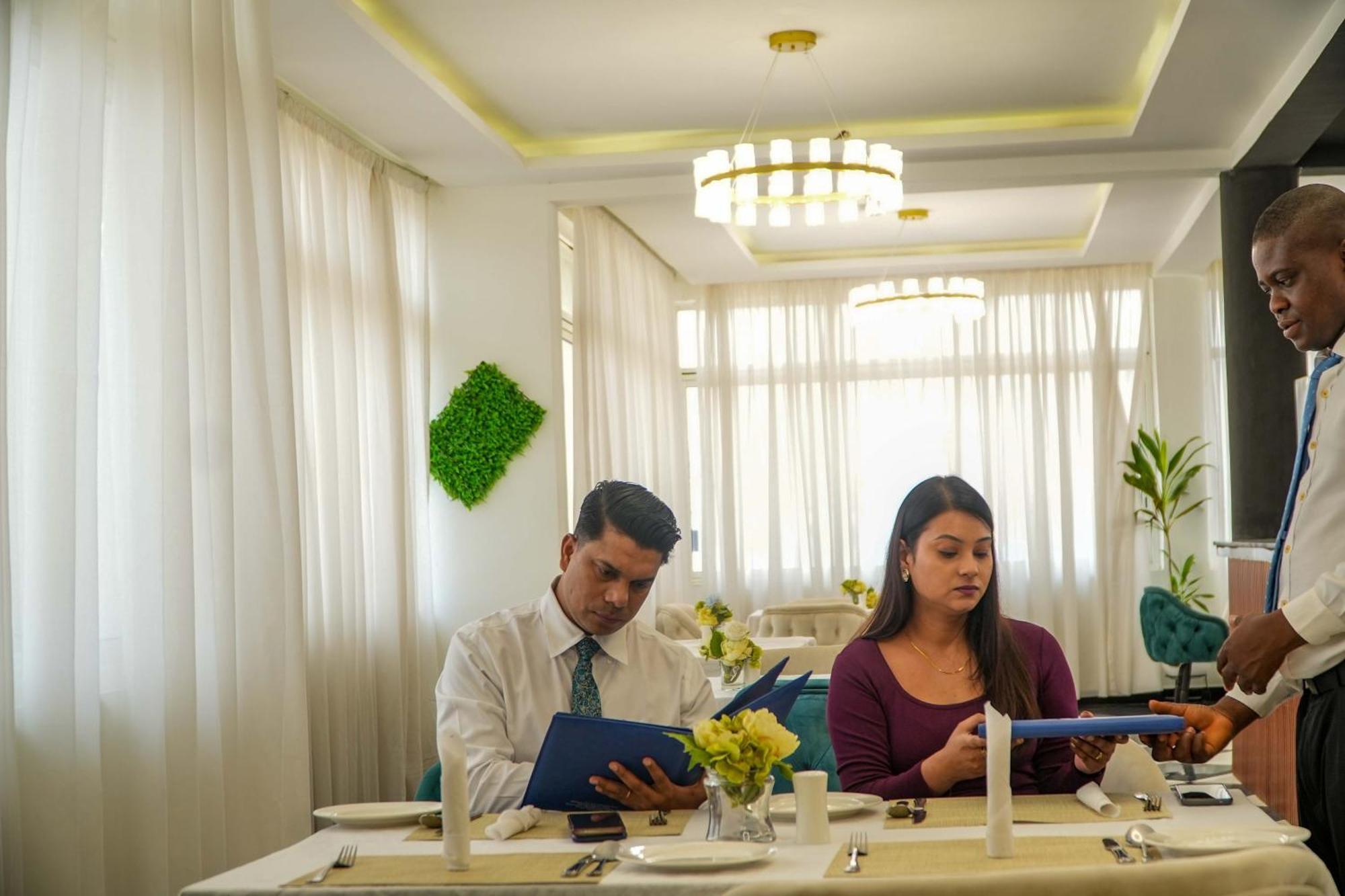 Amor Hotels Абуджа Экстерьер фото