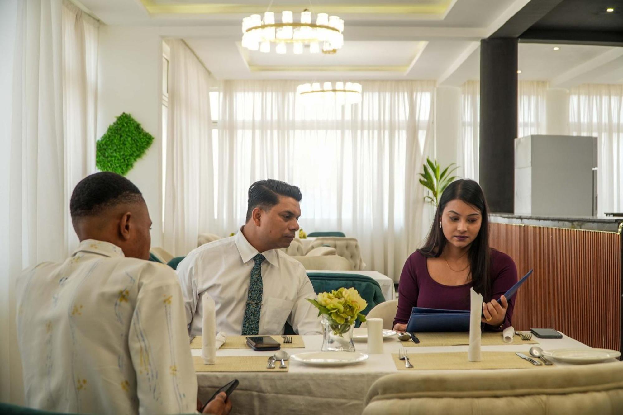 Amor Hotels Абуджа Экстерьер фото